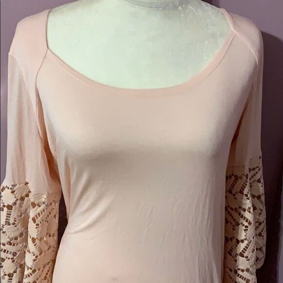 Pale pink  slit sleeve long sleeve top by Cyrus - Picture 2 of 6